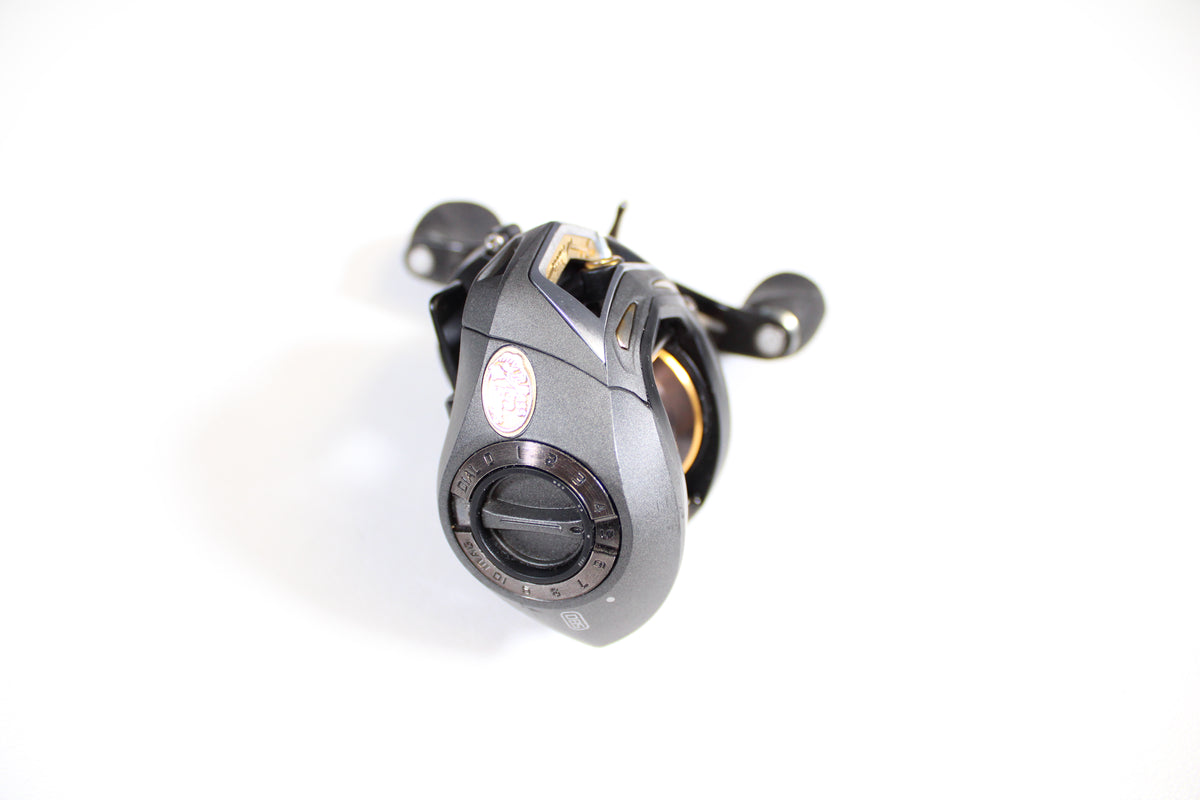 Bass Pro Shops Johnny Morris Carbonlite JCL10SA 5.4:1 Gear Ratio - Used Casting Reel - Good Condition
