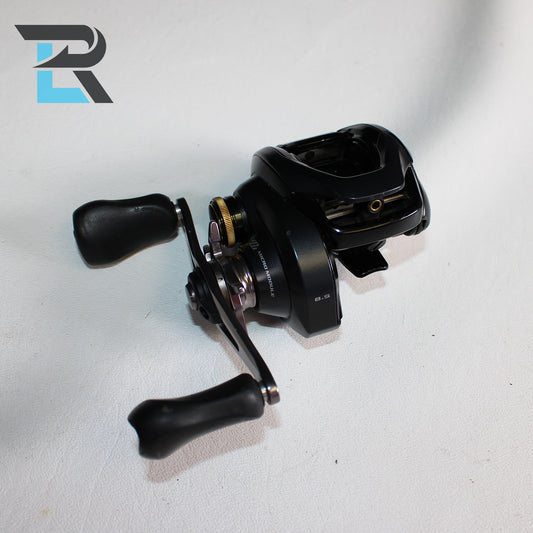 Shimano Curado CU200XGK 8.5:1 Gear Ratio - Used Casting Reel - Good Condition