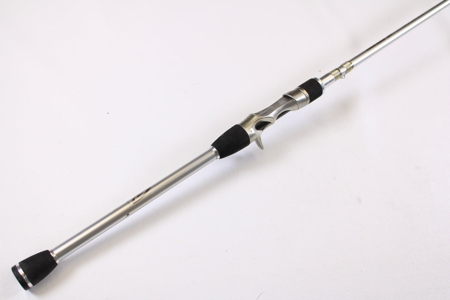 Upgrade to the Denali Android ADC744WJ 7'4" Heavy used casting rod in good condition—perfect for trading in your gear for store credit through our rod and reel trade-in program.