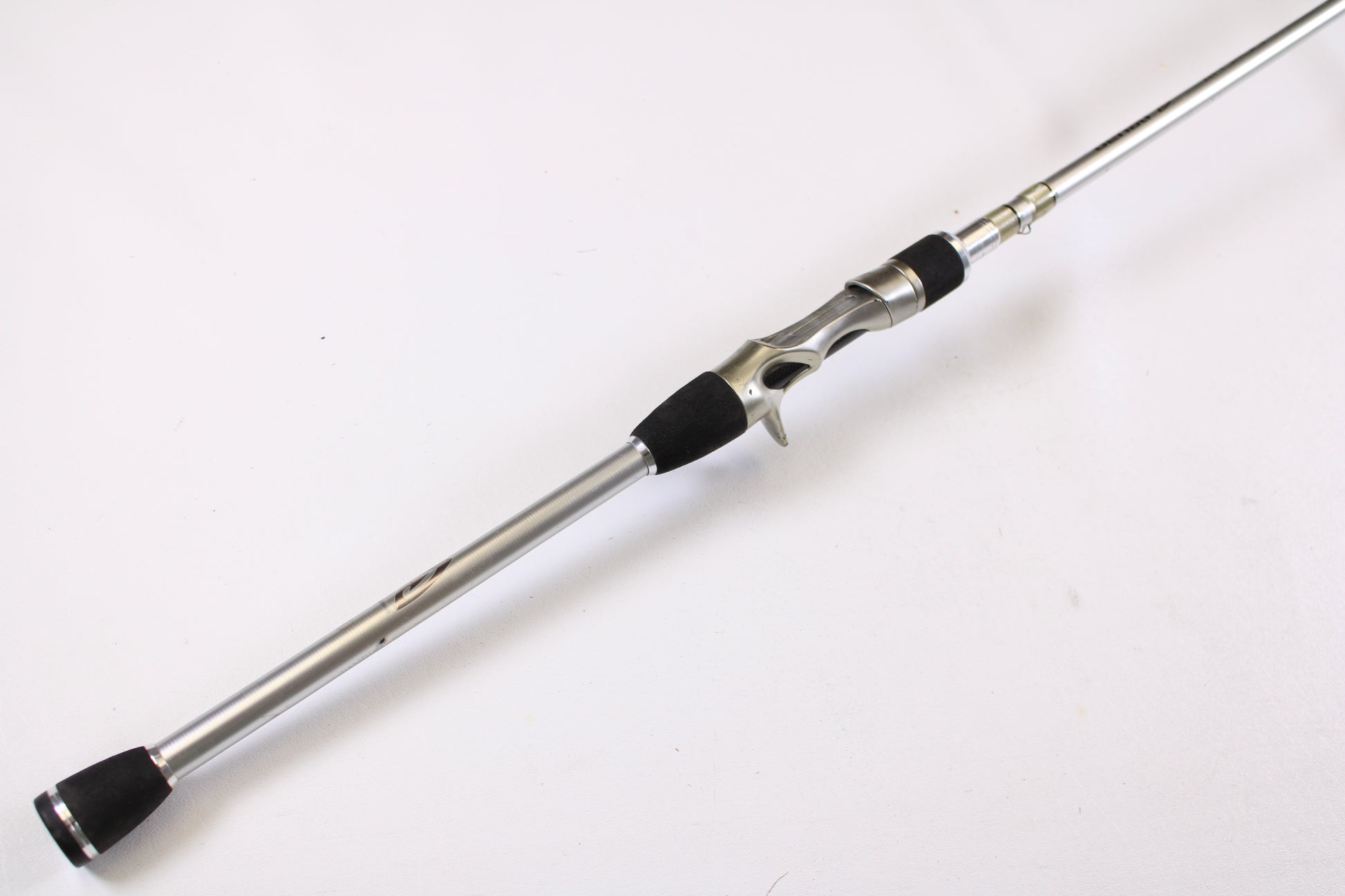 Upgrade to the Denali Android ADC744WJ 7'4" Heavy used casting rod in good condition—perfect for trading in your gear for store credit through our rod and reel trade-in program.