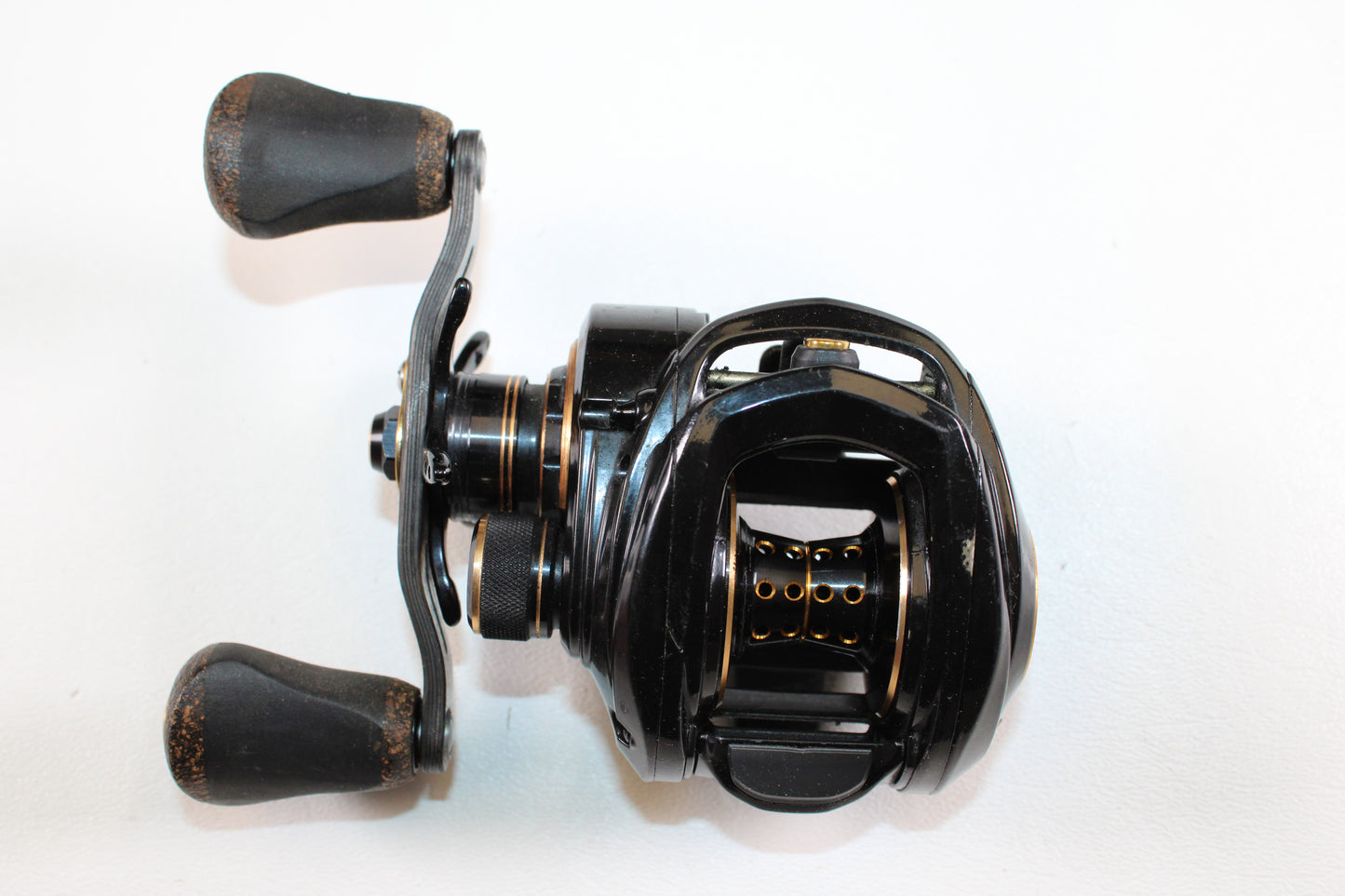 The Lew's Lite MgF LFS 7.5:1 LH - Used Casting Reel in good condition is shown from above—ideal for anglers seeking an upgrade through our Rod and Reel Trade-In Program or store credit for used Lew's gear.