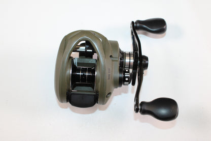 A close-up of a Savage Gear SG8 BC 100 6.6:1 RH Used Casting Reel in excellent condition—ideal for those trading in gear for store credit with our Rod and Reel Trade-In Program.