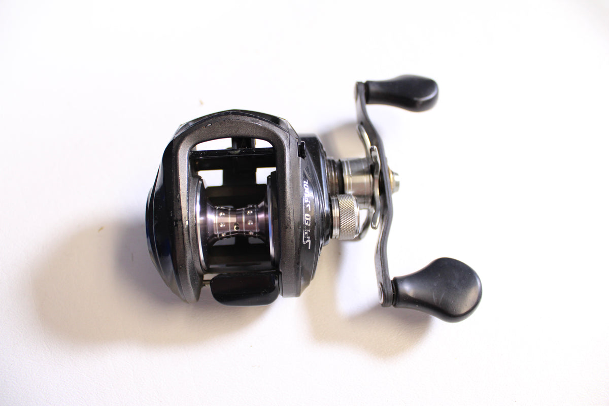 Lew's BB1 Pro Speed Spool PS1SHZ 7.1:1 Gear Ratio - Used Casting Reel - Good Condition
