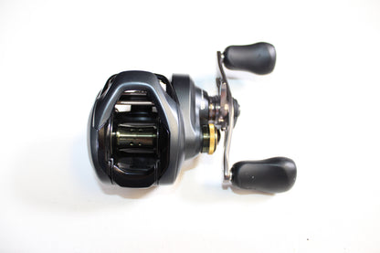 Shimano Curado CU200KHG 7.4:1 Gear Ratio - Used Casting Reel - Very Good Condition
