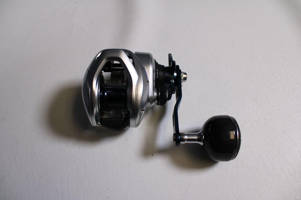 Shimano Tranx 300AHG 7.6:1 Gear Ratio - Used Casting Reel - Very Good Condition