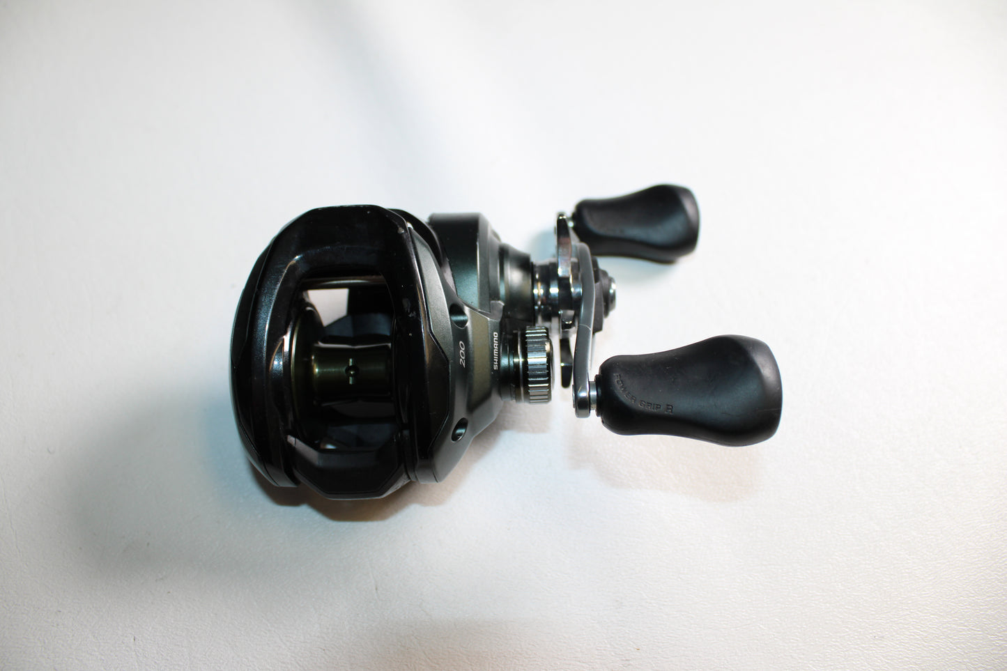 Shimano Curado CU200M 6.2:1 Gear Ratio - Used Casting Reel - Very Good Condition