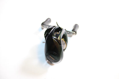 Shimano Curado CU200E5 - Used Casting Reel - Very Good Condition