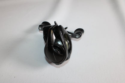 Shimano Metanium METMGL150HGB 7.1:1 Gear Ratio - Used Casting Reel - Very Good Condition