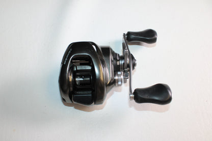 Shimano Metanium METMGL150B 6.2:1 Gear Ratio - Used Casting Reel - Good Condition