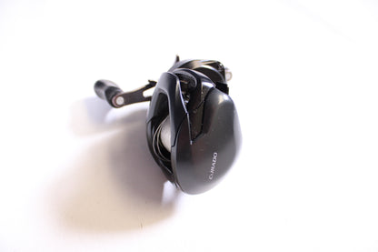 Shimano Curado CU201HGK 7.4:1 Gear Ratio - Used Casting Reel - Excellent Condition