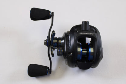 The Ardent Denny Brauer Apex Flippin 6.5:1 LH Used Casting Reel (Very Good Condition) is ideal for quality gear seekers or those using our Rod and Reel Trade-In Program for store credit.