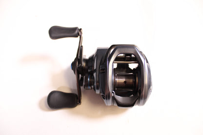 Shimano SLX71HG 7.2:1 Gear Ratio - Used Casting Reel - Excellent Condition