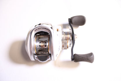 Bass Pro Shops Johnny Morris CarbonLite 2.0 JCT10SHA 7.5:1 Gear Ratio - Used Casting Reel - Good Condition