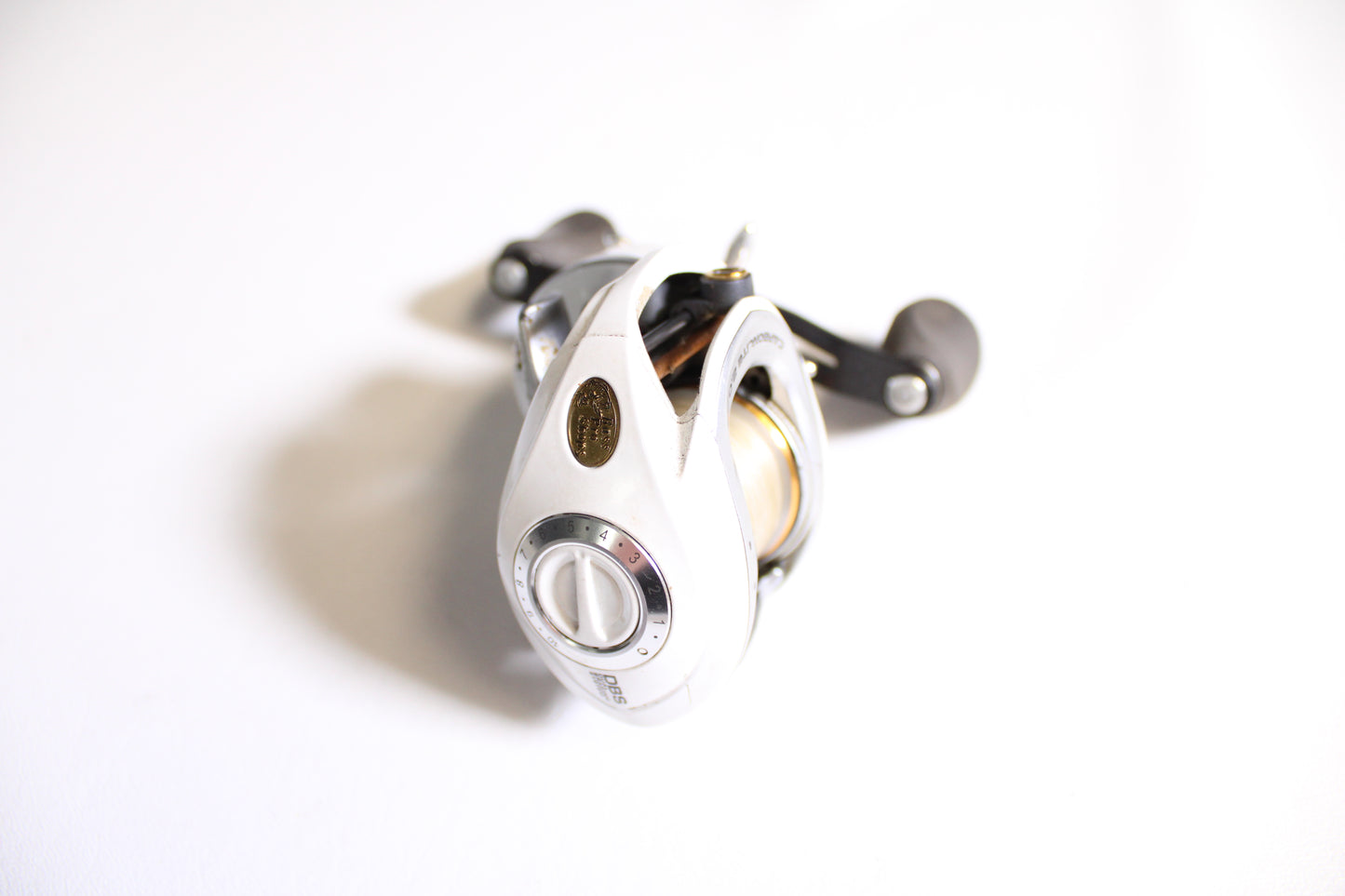 Bass Pro Shops Johnny Morris CarbonLite 2.0 JCT10HA 6.8:1 Gear Ratio - Used Casting Reel - Good Condition