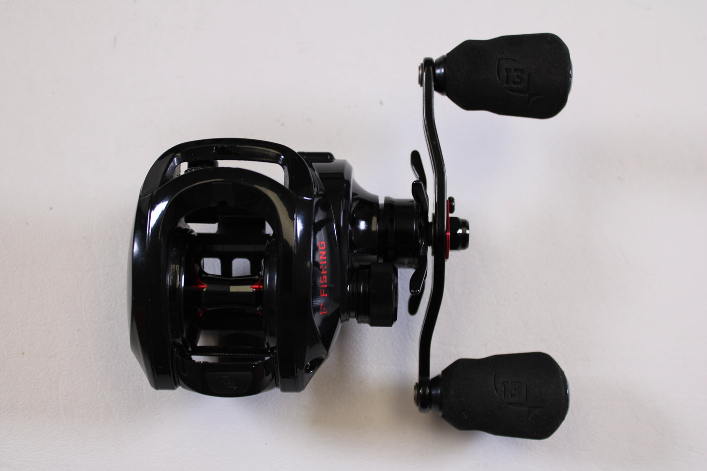The 13 Fishing Inception G2P ING2P-5.3-RH Used Casting Reel (5.3:1, RH) is in excellent condition—ideal for upgrading with our Rod and Reel Trade-In Program or adding quality used gear to your collection.