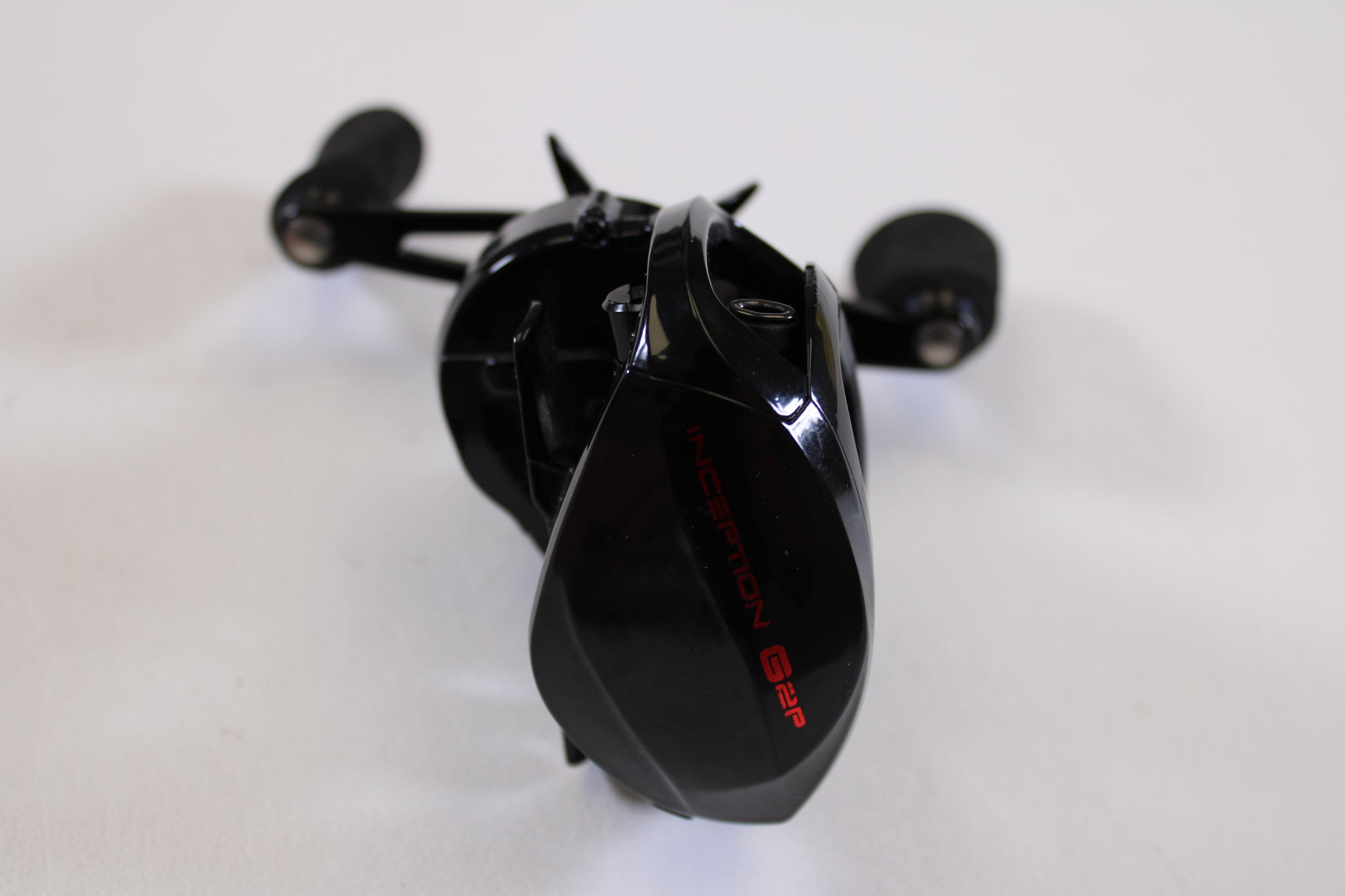 A 13 Fishing Inception G2P ING2P-5.3-RH 5.3:1 RH used casting reel in excellent condition—ideal for anglers upgrading with our Rod and Reel Trade-In Program or earning store credit by trading in used gear.