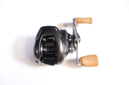 Shimano Metanium METMGL150XGB 8.1:1 Gear Ratio - Used Casting Reel - Very Good Condition