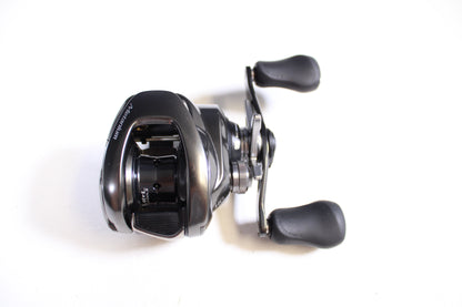 Shimano Metanium METMGL150HGB Shallow Spool 7.1:1 Gear Ratio - Used Casting Reel - Excellent Condition