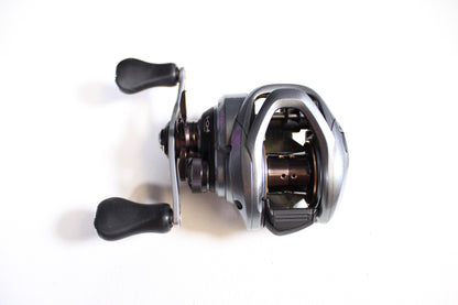 Shimano Curado CU71XG 8.2:1 Gear Ratio - Used Casting Reel - Very Good Condition