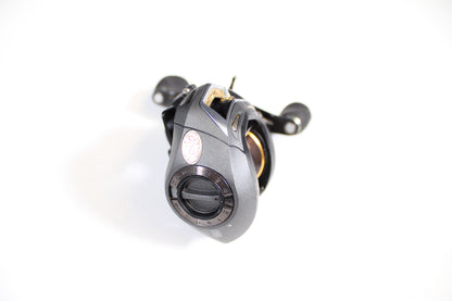 Bass Pro Shops Johnny Morris Carbonlite JCL10SA 5.4:1 Gear Ratio - Used Casting Reel - Good Condition