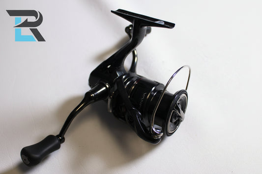 Shimano Vanford VF2500HGA 5.8:1 Gear Ratio - Used Spinning Reel - Excellent Condition