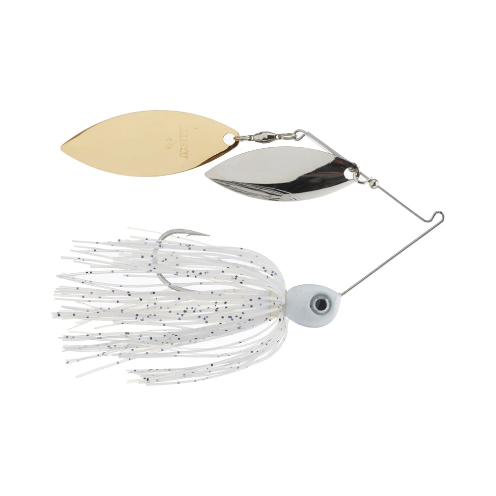 Introducing the Accent Jacob Wheeler Double Crossbone Spinnerbait: a fishing lure with a metal arm and dual spoon-shaped blades in silver and gold. The hook is decorated with white fringes speckled in black, making it ideal for spinnerbait enthusiasts and striking against any plain background.